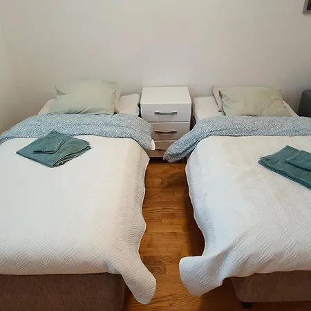 Suuri Isommalle Ryhmaelle / Large For Bigger Group アパート タンペレ