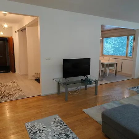 Suuri Isommalle Ryhmaelle / Large For Bigger Group タンペレ