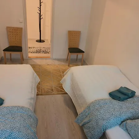 Suuri Isommalle Ryhmaelle / Large For Bigger Group アパート *