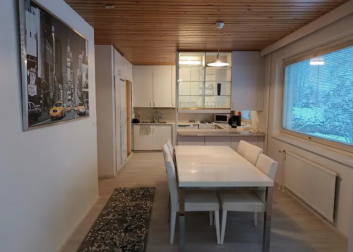 Suuri Isommalle Ryhmaelle / Large For Bigger Group Апартаменты Тампере